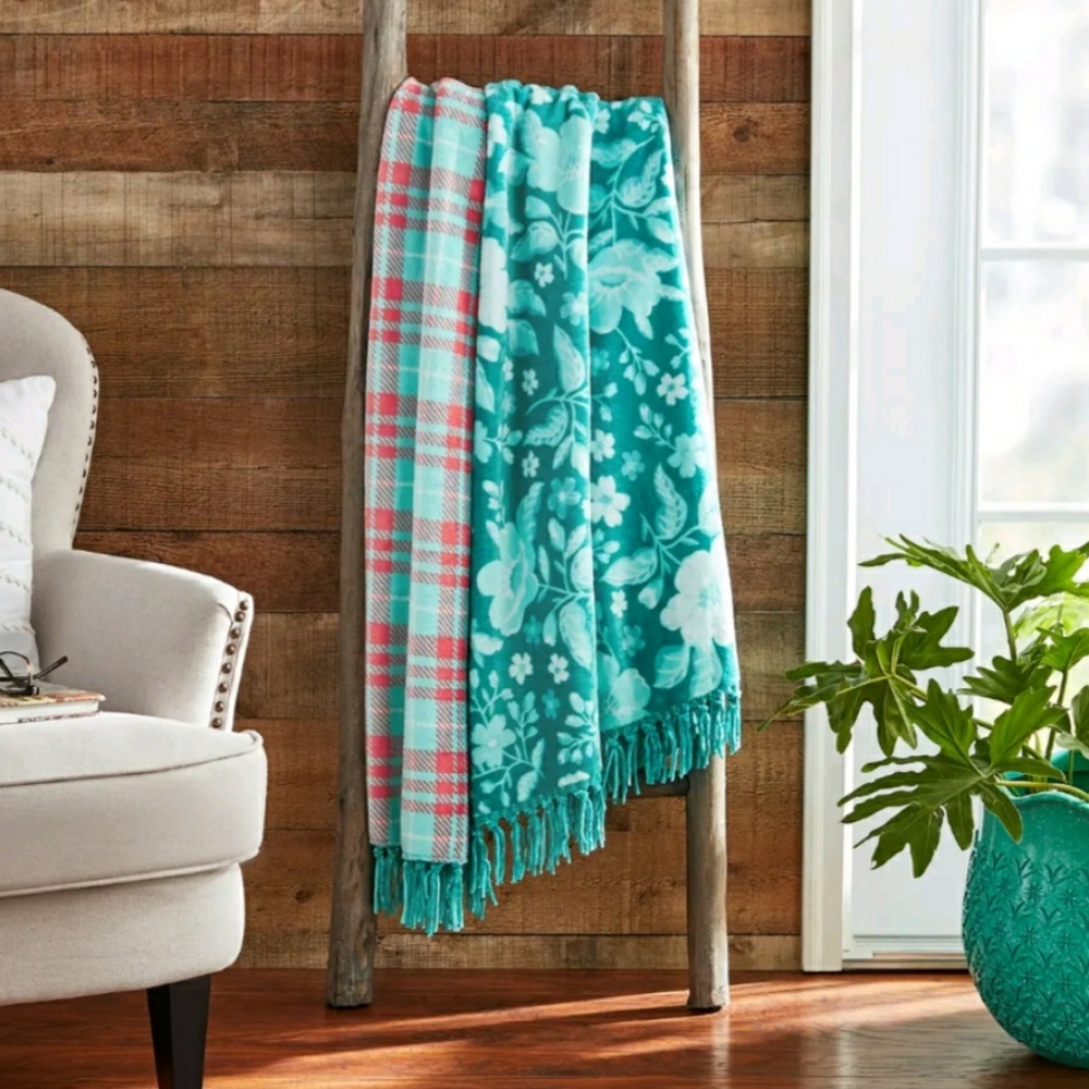 Pioneer Woman Evie Floral Velvet Plush Reversible Throw 50" x 72" NWT Blanket